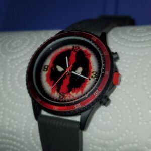 Marvel Deadpool Wristwatch Black Red‎ Case Indiglo Black Silicone Band Analog